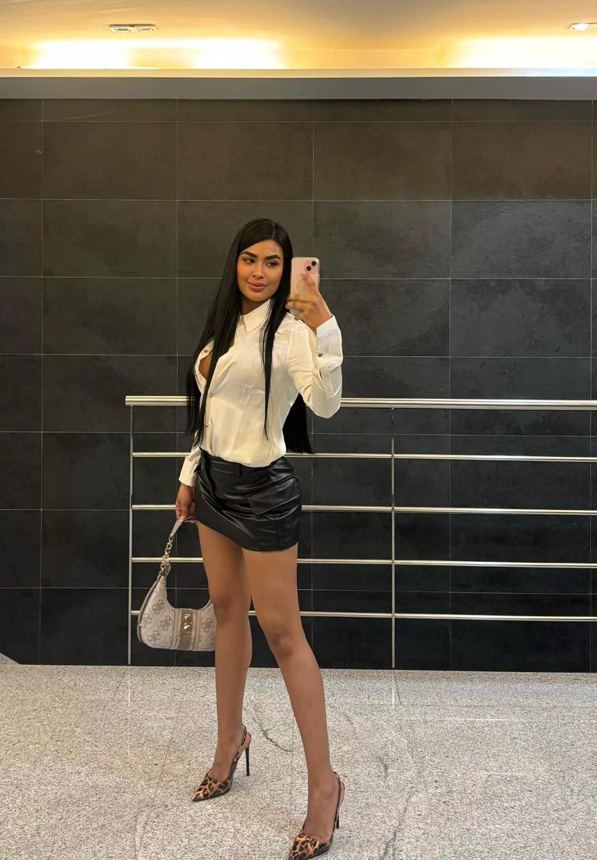 Escort - BUGATTI - Ibiza Tops